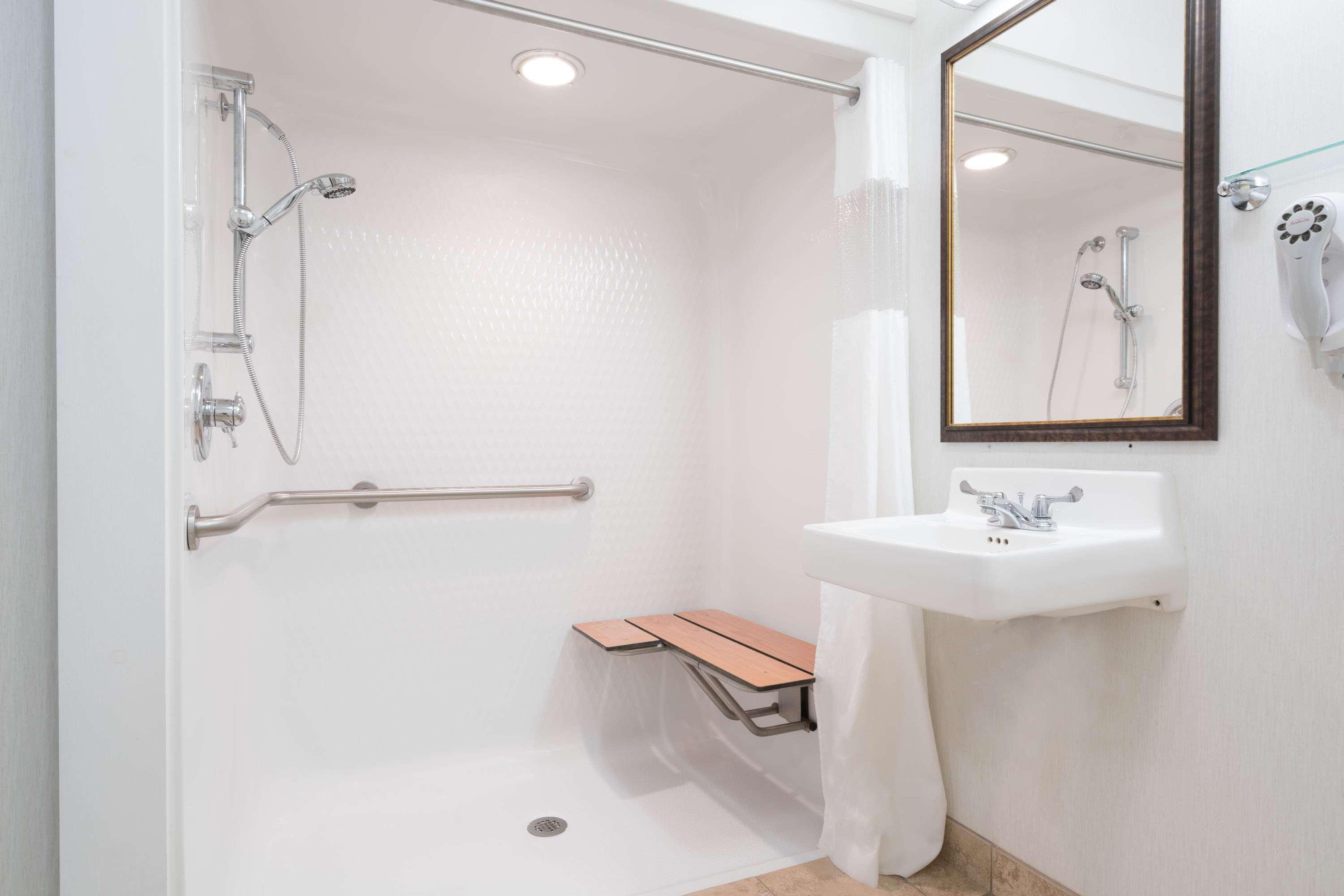 Baymont By Wyndham Marshfield Hotel Buitenkant foto
